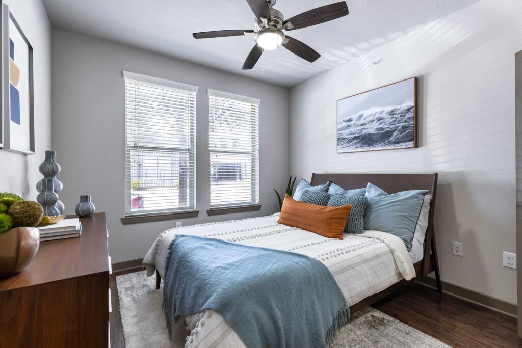 model bedroom - The Southwestern, luxury 1 & 2 bedroom apartments in Dallas