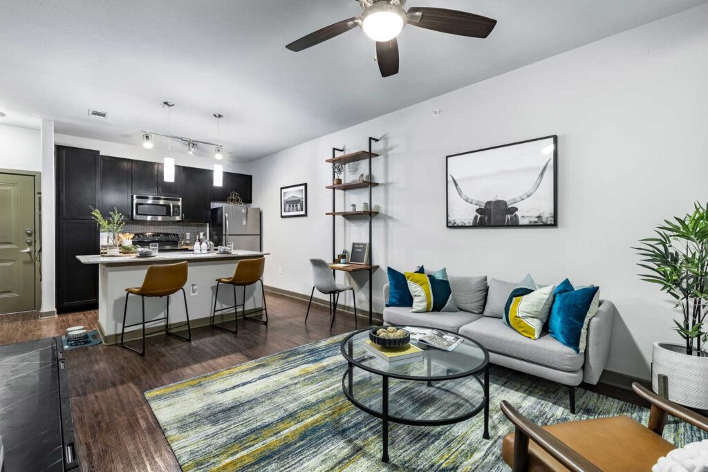 model living - The Southwestern, luxury 1 & 2 bedroom apartments in Dallas